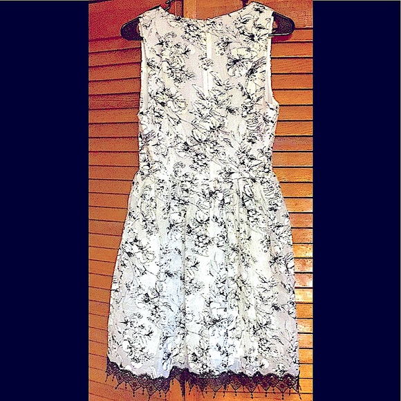 👗 NWT Medium Everleigh 👗 - Picture 2 of 4